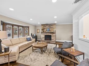 26 Glenwood Road, Plainview NY 11803