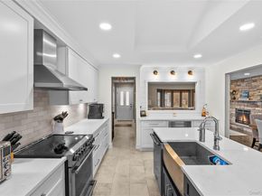 26 Glenwood Road, Plainview NY 11803