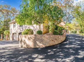 26 Sleepy Hollow Lane, Dix Hills NY 11746