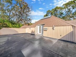 26 Sleepy Hollow Lane, Dix Hills NY 11746