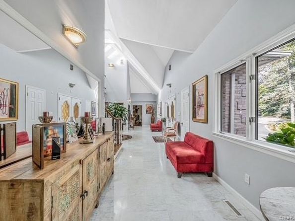 26 Sleepy Hollow Lane, Dix Hills NY 11746