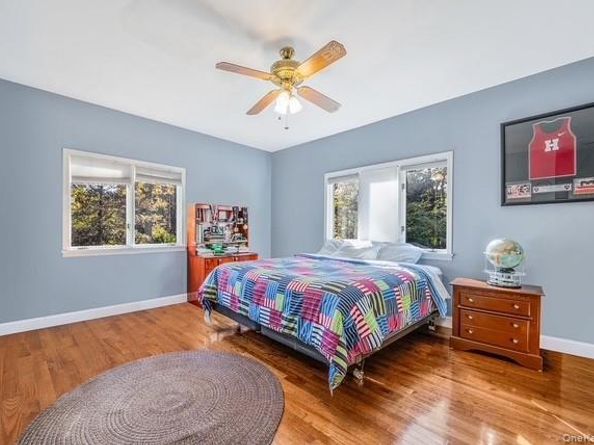 26 Sleepy Hollow Lane, Dix Hills NY 11746