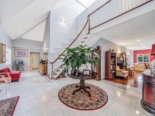 26 Sleepy Hollow Lane, Dix Hills NY 11746