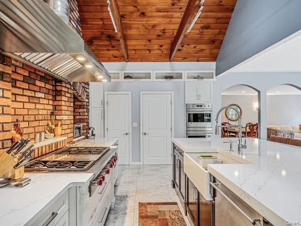 26 Sleepy Hollow Lane, Dix Hills NY 11746