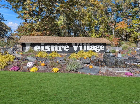 416 Weymouth Court A, Ridge NY 11961