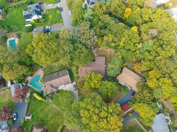 10 Printer Court, Huntington Station NY 11746