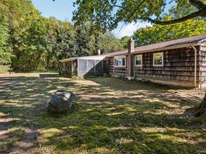 10 Printer Court, Huntington Station NY 11746