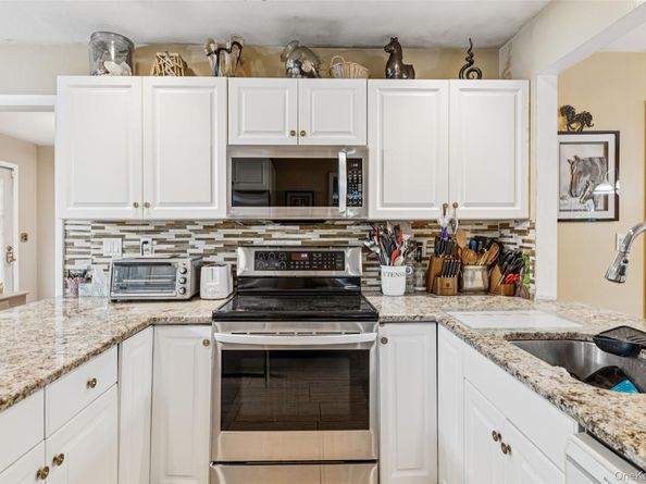10 Printer Court, Huntington Station NY 11746