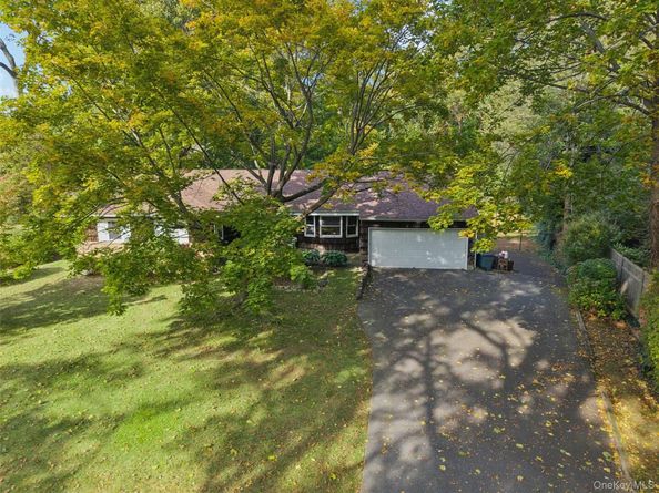 10 Printer Court, Huntington Station NY 11746
