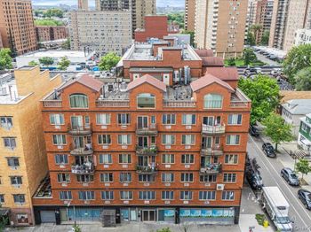 140-32 Cherry Avenue