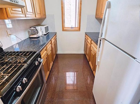 140-32 Cherry Avenue 5D, Flushing NY 11355