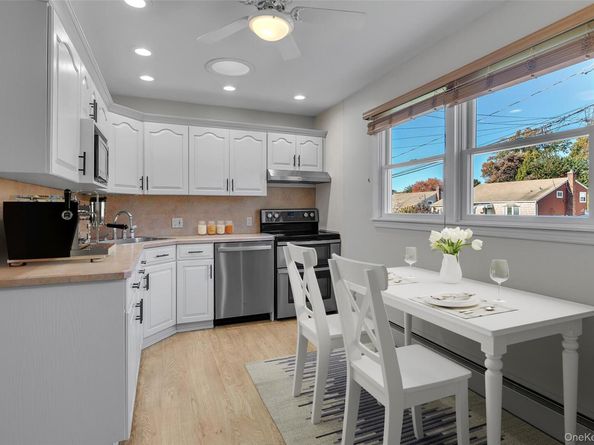 16 E. Cortelyou Street, Huntington Station NY 11746