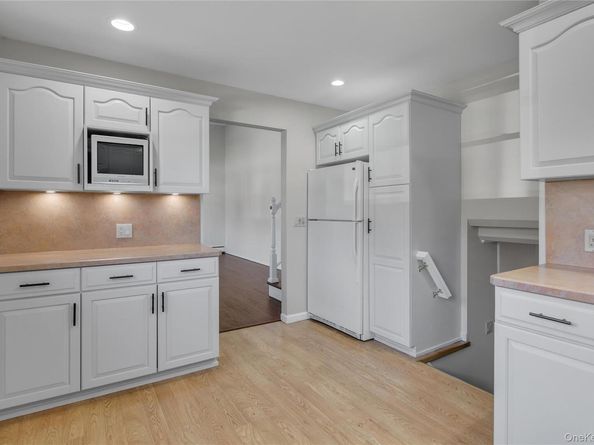 16 E. Cortelyou Street, Huntington Station NY 11746