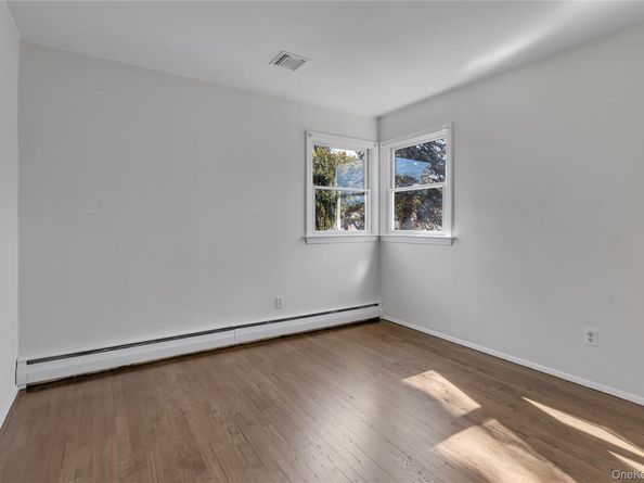 16 E. Cortelyou Street, Huntington Station NY 11746