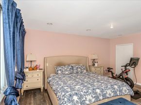 21 Vanderbilt Way 21, Valley Stream NY 11581