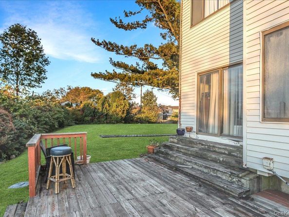 21 Vanderbilt Way 21, Valley Stream NY 11581