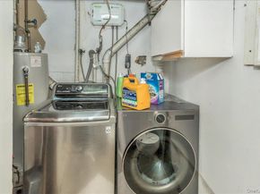 21 Vanderbilt Way 21, Valley Stream NY 11581