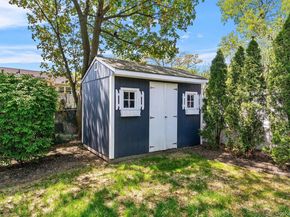 14 Skywood Court, Yonkers NY 10710