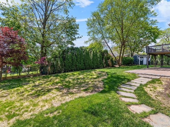 14 Skywood Court, Yonkers NY 10710
