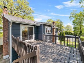 14 Skywood Court, Yonkers NY 10710