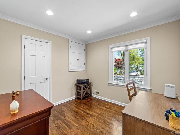 14 Skywood Court, Yonkers NY 10710
