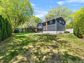 14 Skywood Court, Yonkers NY 10710