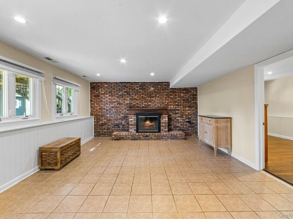 14 Skywood Court, Yonkers NY 10710