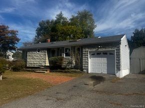 3115 Chestnut Avenue, Medford NY 11763