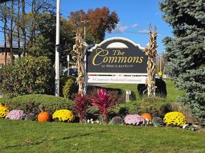 111 Edmunton Drive G4, North Babylon NY 11703