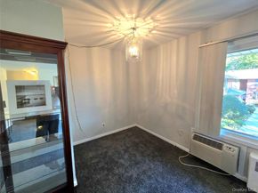 111 Edmunton Drive G4, North Babylon NY 11703