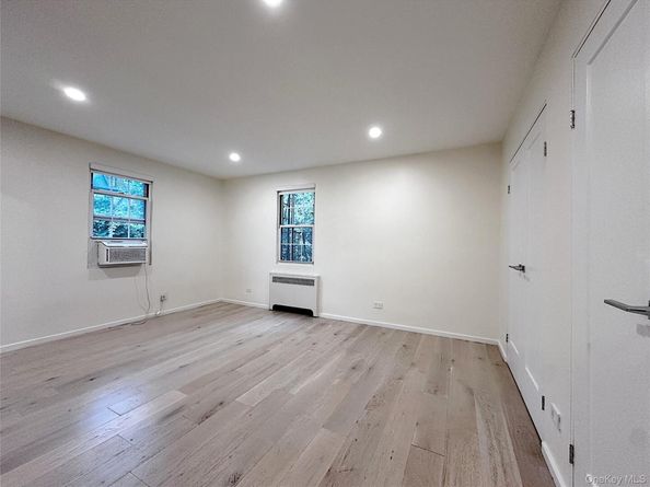 5 Campus Place 2B, Scarsdale NY 10583