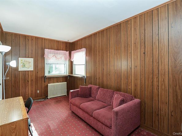 23 Stratford, Williston Park NY 11596