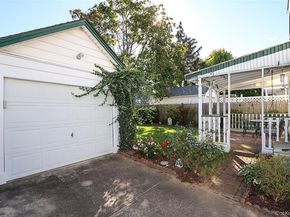 23 Stratford, Williston Park NY 11596