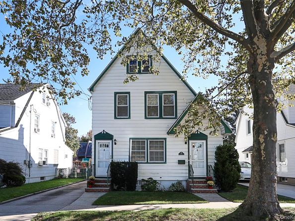23 Stratford, Williston Park NY 11596
