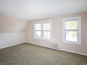 23 Stratford, Williston Park NY 11596