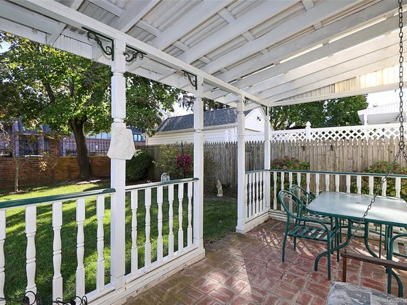 23 Stratford, Williston Park NY 11596