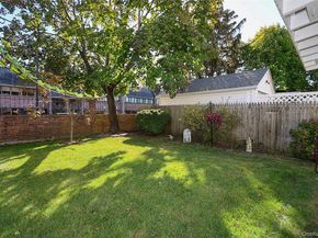 23 Stratford, Williston Park NY 11596