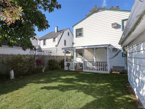 23 Stratford, Williston Park NY 11596