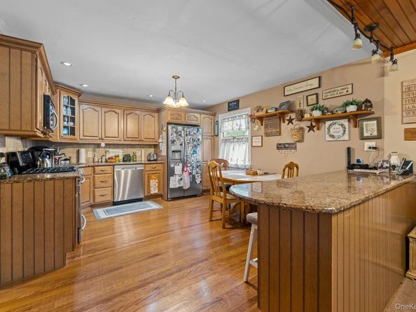 438 Lillian Boulevard, Holbrook NY 11741