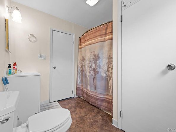 438 Lillian Boulevard, Holbrook NY 11741