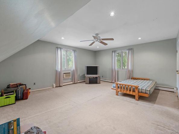 438 Lillian Boulevard, Holbrook NY 11741