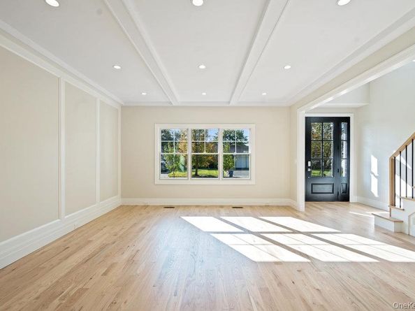 47 Netz Place, Albertson NY 11507