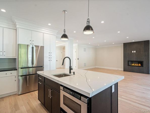 47 Netz Place, Albertson NY 11507