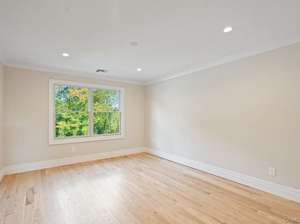 47 Netz Place, Albertson NY 11507