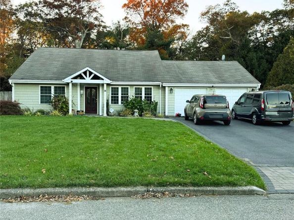36 American Avenue, Coram NY 11727