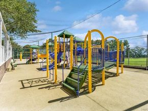 27110 Grand Central Parkway 2E, Floral Park NY 11005