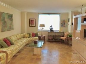 27110 Grand Central Parkway 2E, Floral Park NY 11005