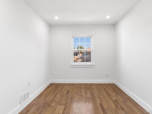 836 E 221st Street, Bronx NY 10467