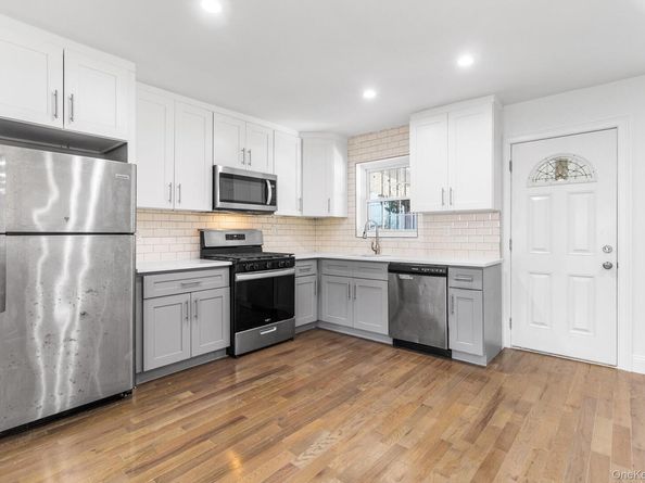 836 E 221st Street, Bronx NY 10467