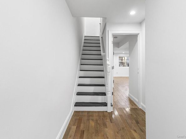 836 E 221st Street, Bronx NY 10467
